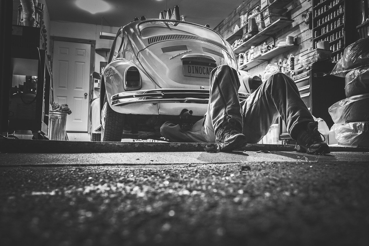 man, car, repair, car repair, car workshop, repair shop, repairs, garage, mechanic, vw beetle, volkswagen, car wallpapers, beetle, automotive, workshop, tools, supplies, monochrome, black and white